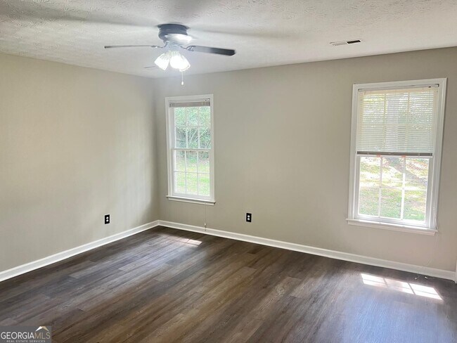Building Photo - 510 Cornwallis Way