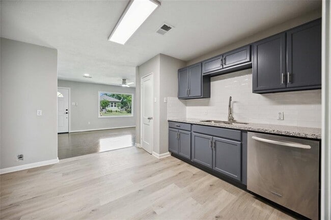 Building Photo - 5206 Willow Glen Dr