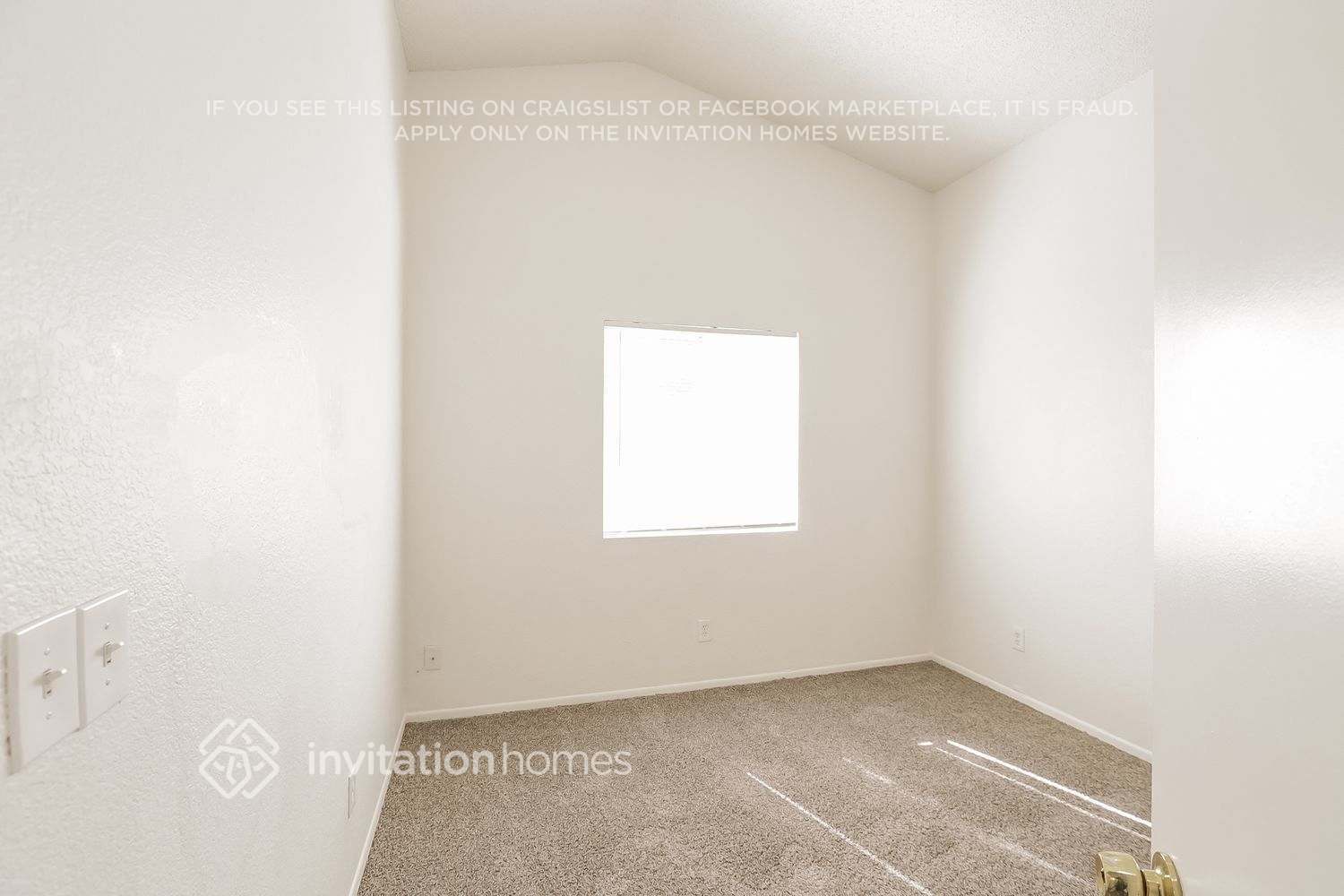 Building Photo - 8917 W Indianola Ave