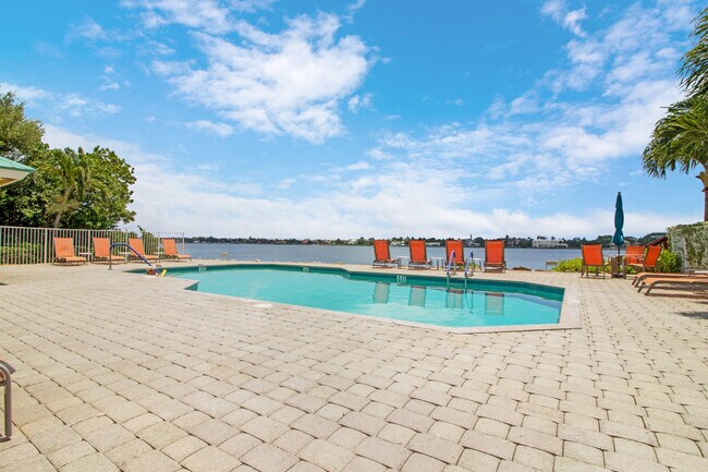 Building Photo - 137 Barefoot Cove