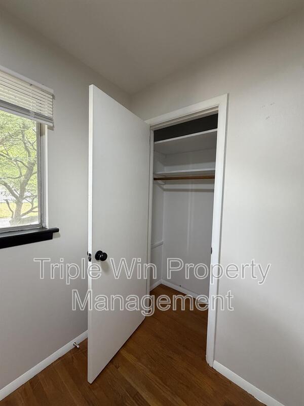 Building Photo - 1439 Widefields Ln