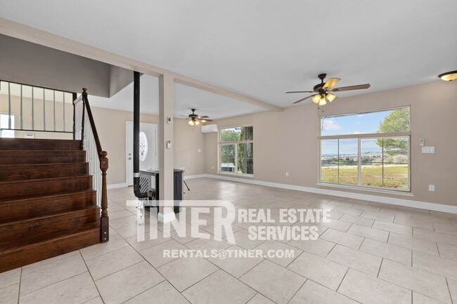Building Photo - 4281 Silver Dove Way
