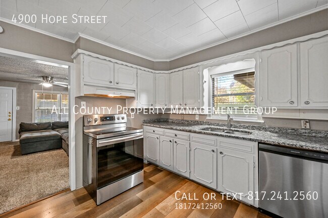 Building Photo - 4900 Hope St