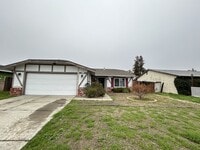 Building Photo - 461 Pamela Dr