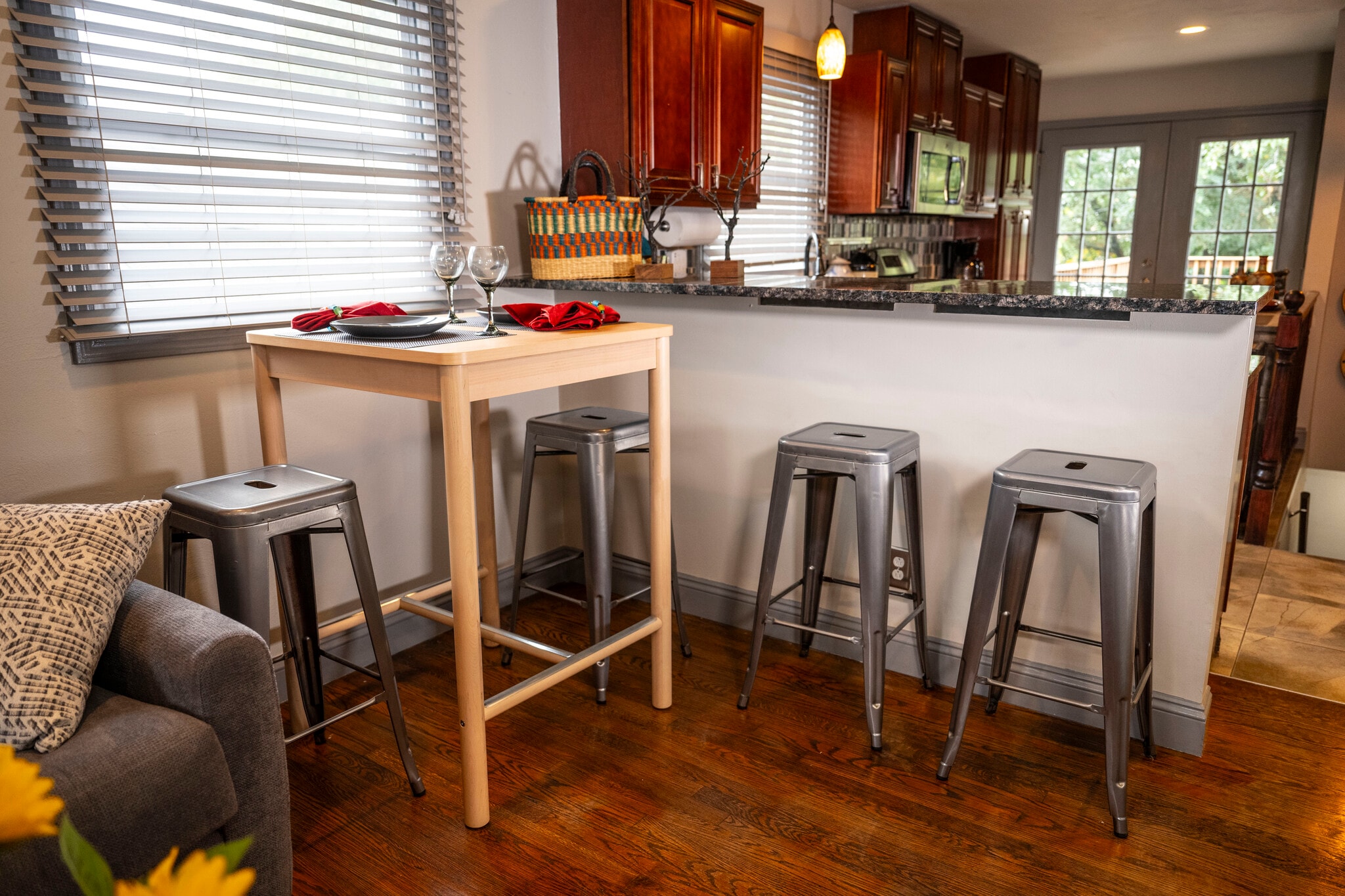 Building Photo - 1604 Kraft St