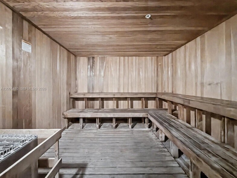 Building Photo - 2950 NE 188th St