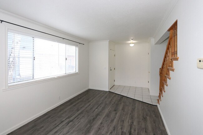 Building Photo - 7831cd - Bickmore, D.