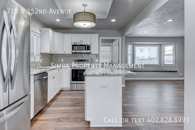 Building Photo - 719 N 152nd Ave