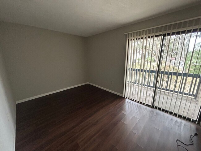 Building Photo - 2 Bedroom Flat in Brandywine