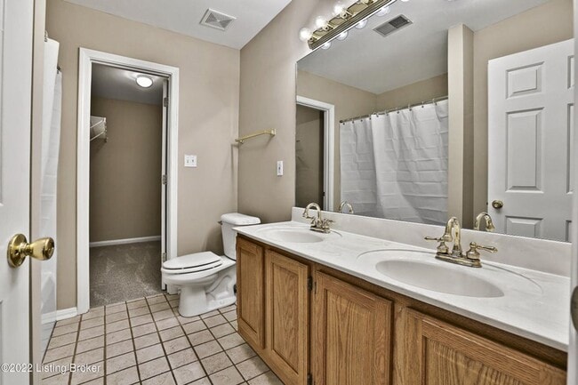 Building Photo - Super Nice Shelbyville Condo For Rent