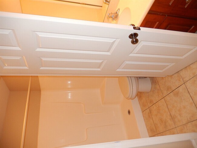 Building Photo - 1520 Crescent Hills Dr