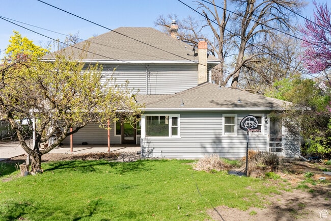 Building Photo - 382 N 400 E