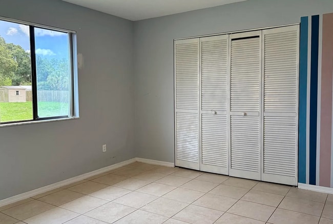 Building Photo - 322 Ixora Ave NW