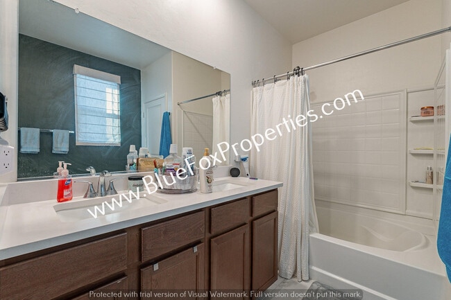 Building Photo - 8683 N Calle La Canoa