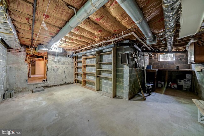 Building Photo - 929 19th St S