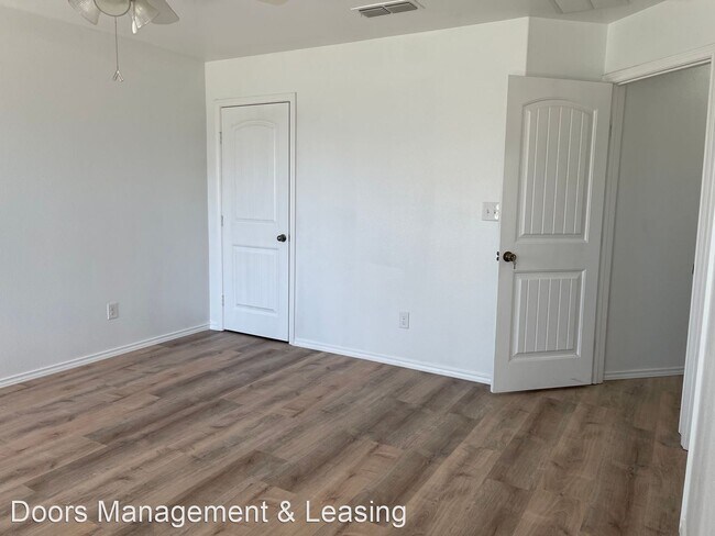 Building Photo - 3 br, 2 bath House - 7011 95th Street