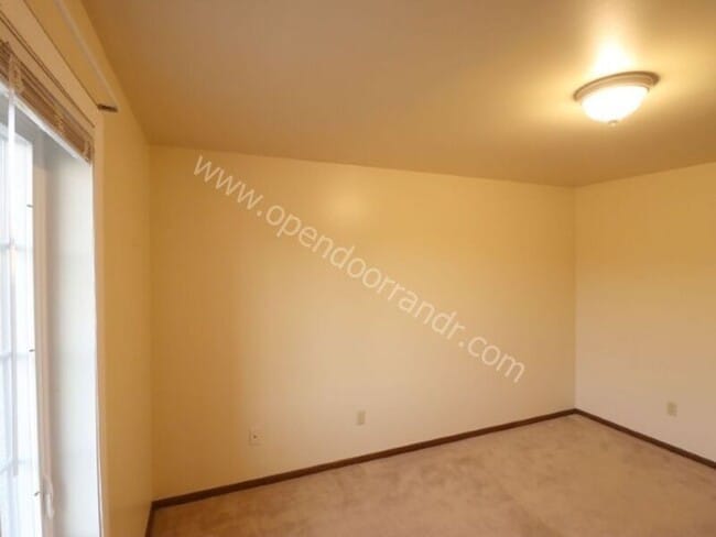 Building Photo - 1000 Old Brick Rd