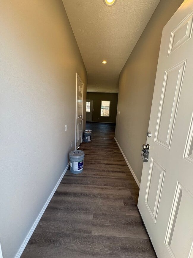 Building Photo - 594 N Airport Rd