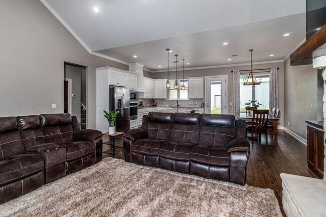 Building Photo - 501 E Cemetery Rd