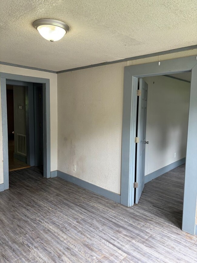 Building Photo - 2810 N Albert Pike Ave