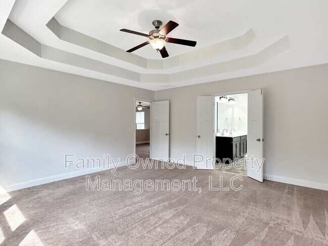 Building Photo - 206 Wathen Dr