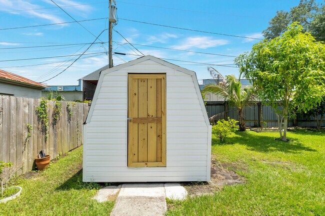 Building Photo - 7703 Southside Ln