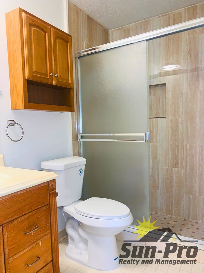 Building Photo - 1010 Stonybrook Cir