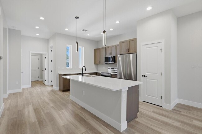 Building Photo - 4 Slator Ct