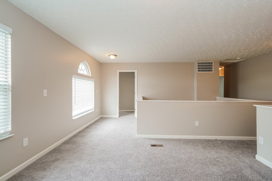 Building Photo - 5271 Gobel Dr