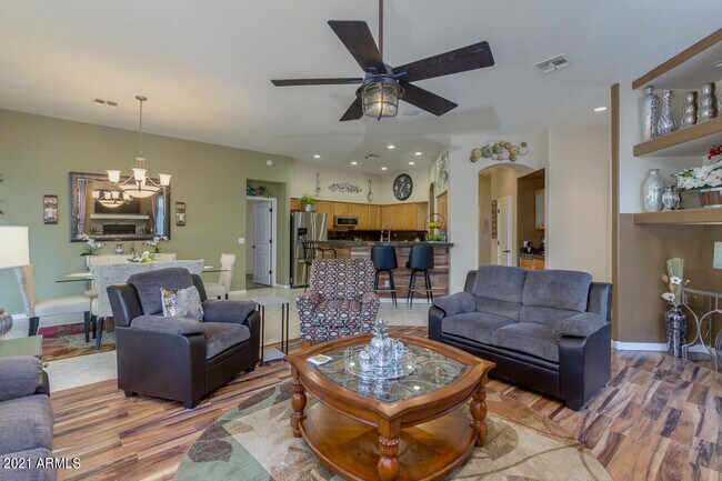 Building Photo - 3922 E Carson Rd