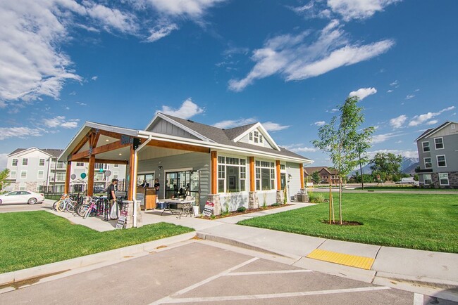 Building Photo - 600 W 400 S