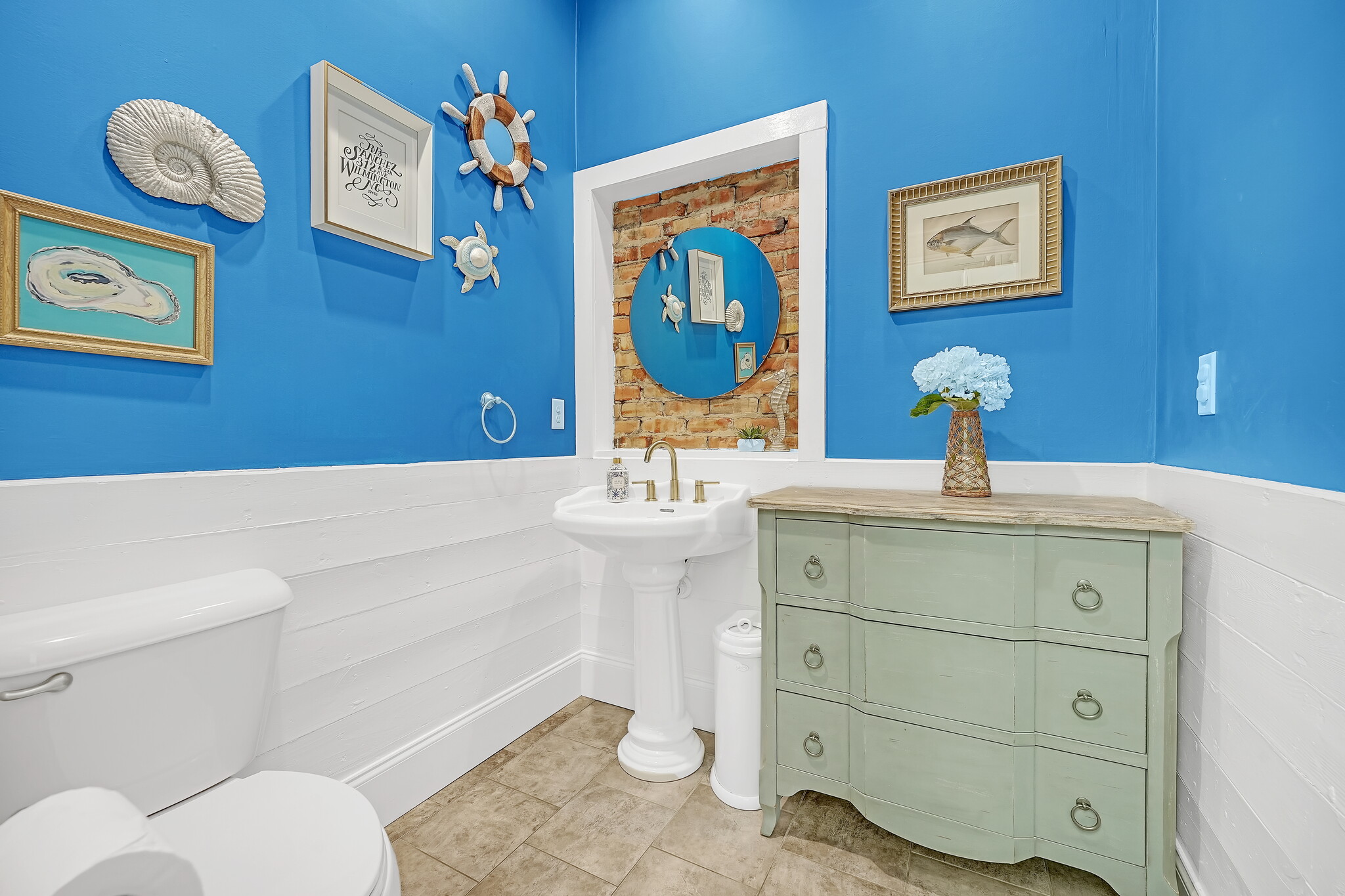 Building Photo - 312 N 5th Ave