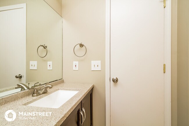 Building Photo - 3292 LUANN Dr