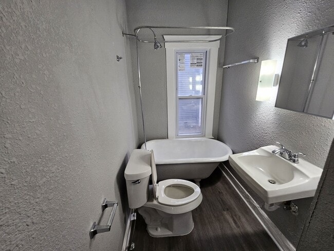 Building Photo - 4110 E 64th St