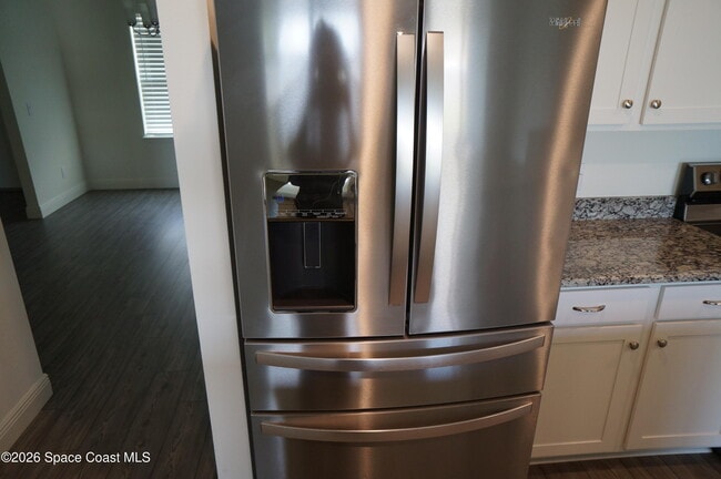 Building Photo - 153 Oakcrest Ave NE