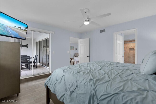 Building Photo - 9101 Vanderbilt Dr