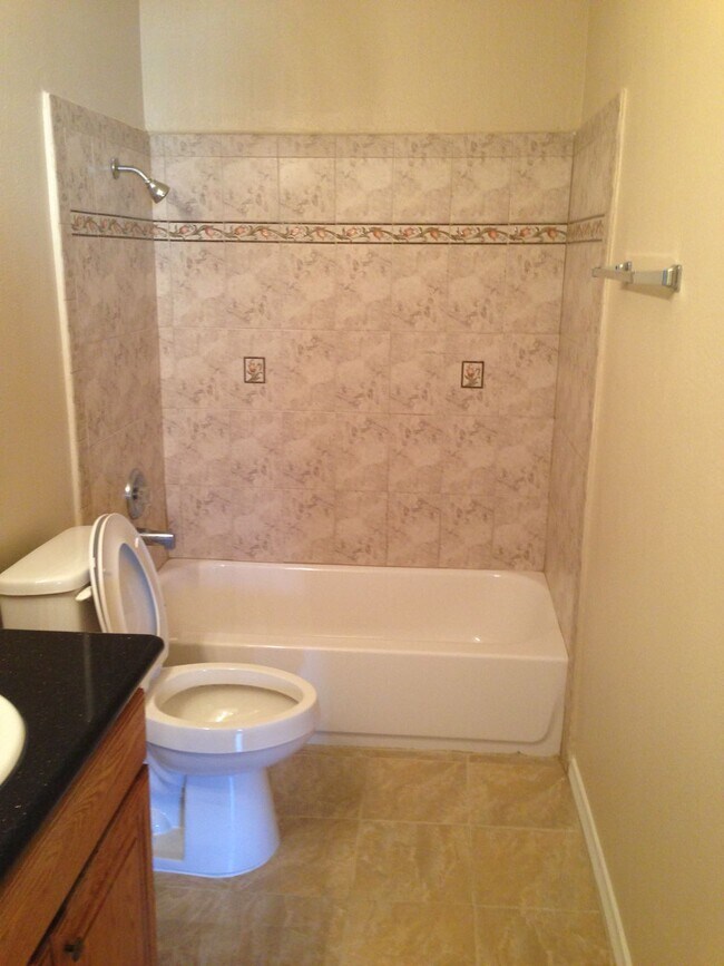 Building Photo - 12835 10th St