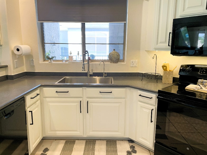 Building Photo - 8180 E Shea Blvd