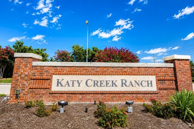 Building Photo - 24907 Diamond Ranch Dr