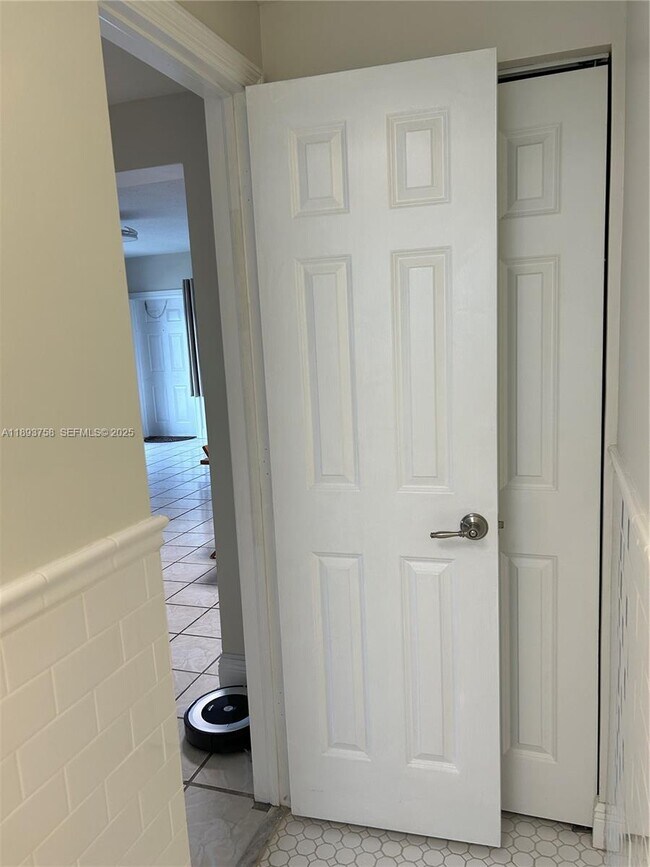 Building Photo - 2200 S Ocean Dr