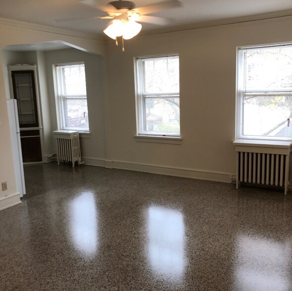 Primary Photo - 921 N Marshall St