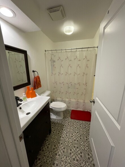 Building Photo - 54 N Walbridge Ave