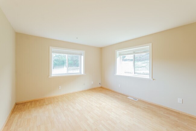 Building Photo - 105 Hampton Rd