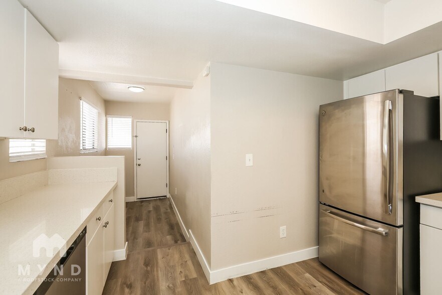 Building Photo - 317 Chastine St