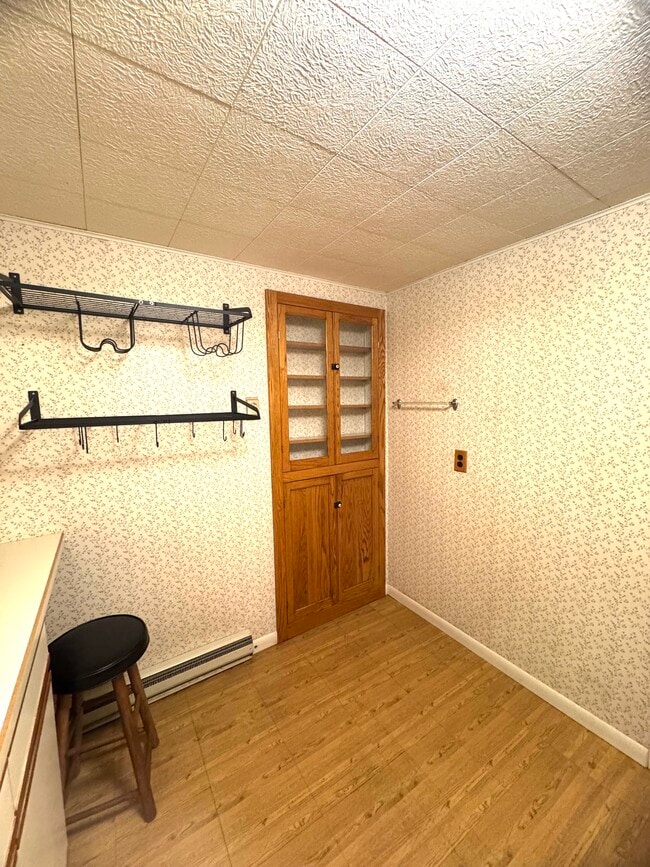 Building Photo - 15 W Worley Ave