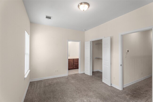 Building Photo - 2407 Ferguson Way
