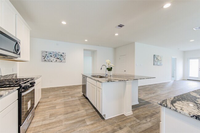 Building Photo - 2913 Misty Elm Ln