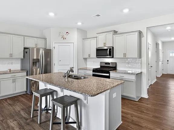 Building Photo - 462 Fenwick Dr