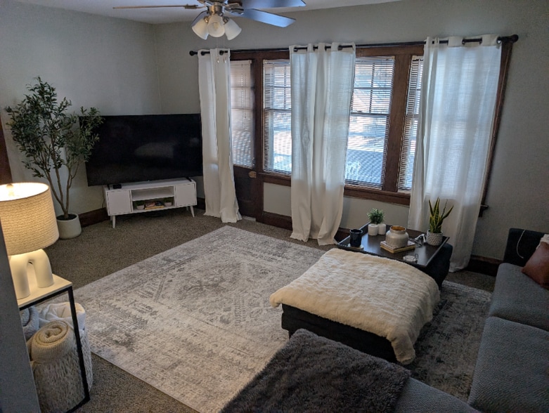 Building Photo - 5725 W Wells St