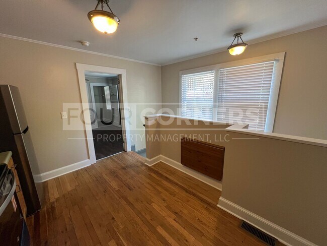 Building Photo - Charming 2 Bedroom 2 Bath in Historic Building